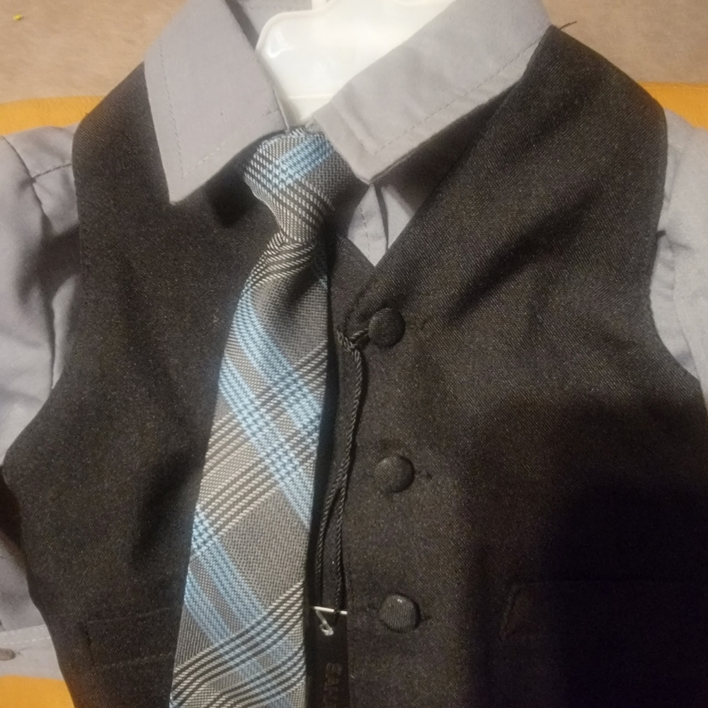 4 piece set size 12mo